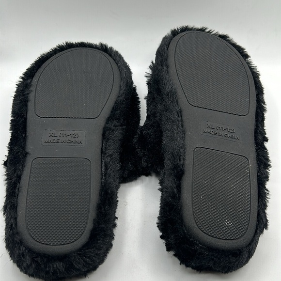 BP Black Fuzzy Slip On Slippers Size XL 11/12 New without tags! - Picture 6 of 7